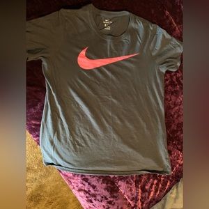 Nike shirt size medium. Wore twice.